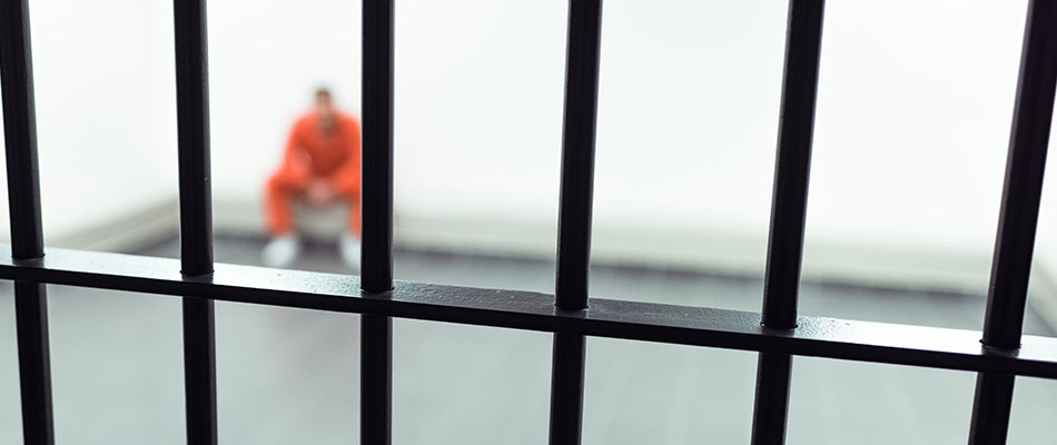 ¿Qué ocurre cuando una persona ingresa con una orden de prisión incomunicada?